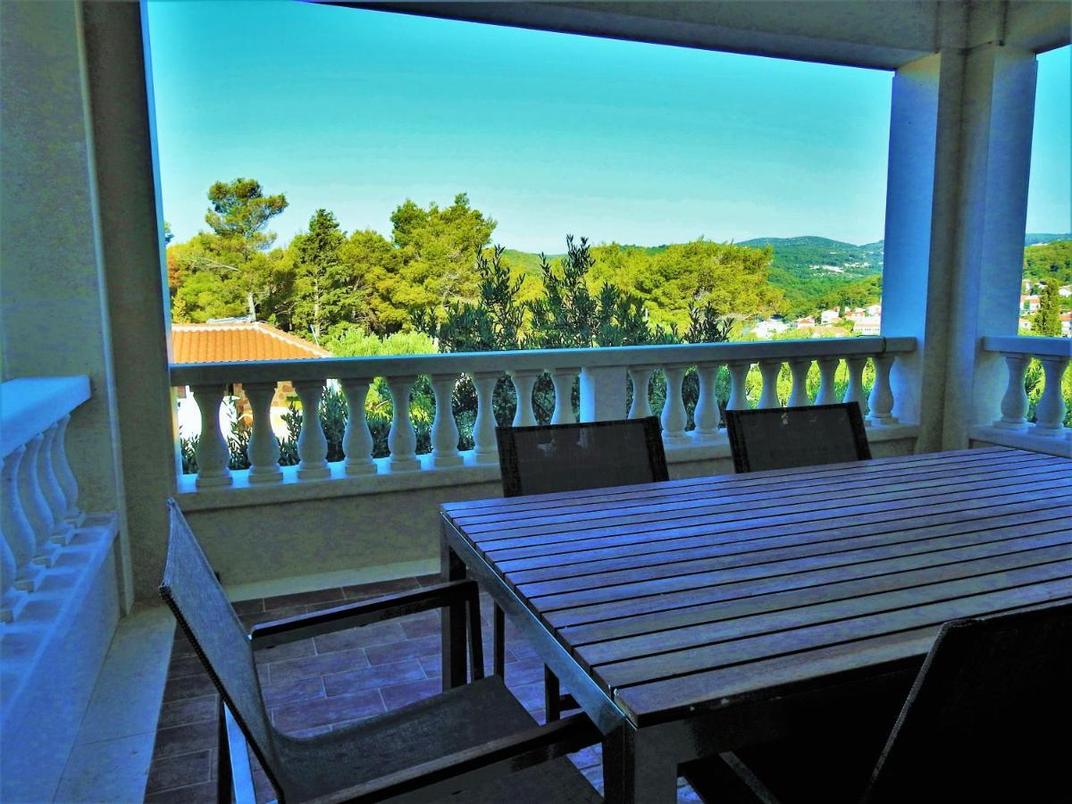 Apartments Villa Barbara Сумартин Экстерьер фото