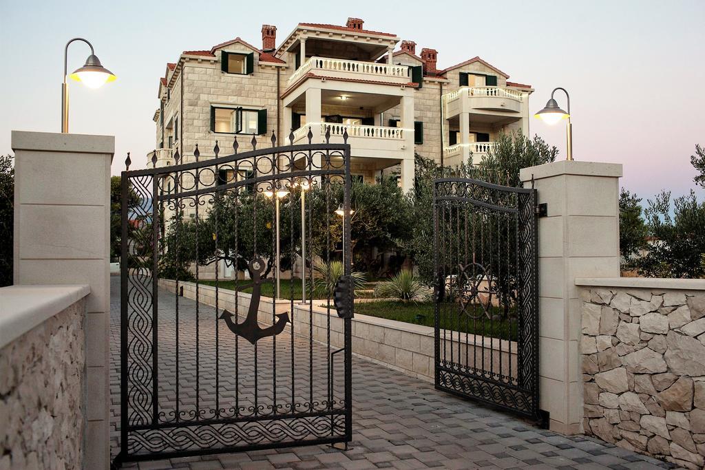 Apartments Villa Barbara Сумартин Экстерьер фото