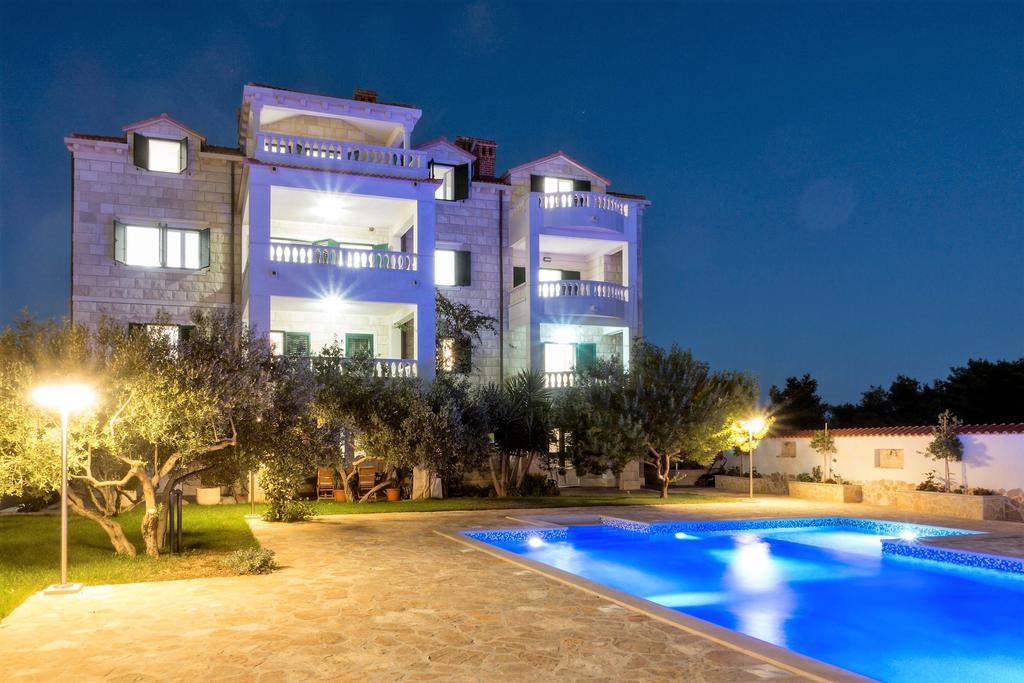 Apartments Villa Barbara Сумартин Экстерьер фото