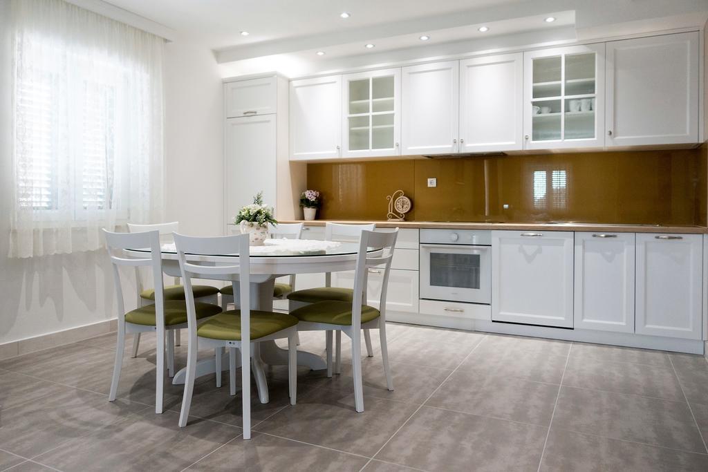 Apartments Villa Barbara Сумартин Экстерьер фото
