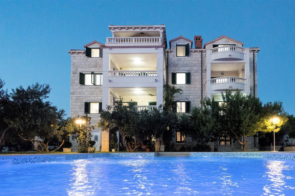 Apartments Villa Barbara Сумартин Экстерьер фото