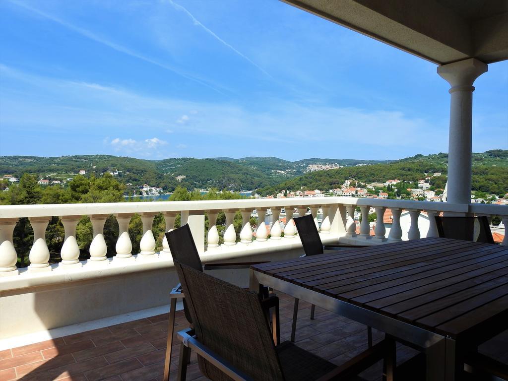 Apartments Villa Barbara Сумартин Экстерьер фото