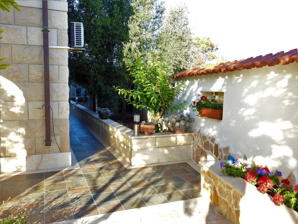 Apartments Villa Barbara Сумартин Экстерьер фото